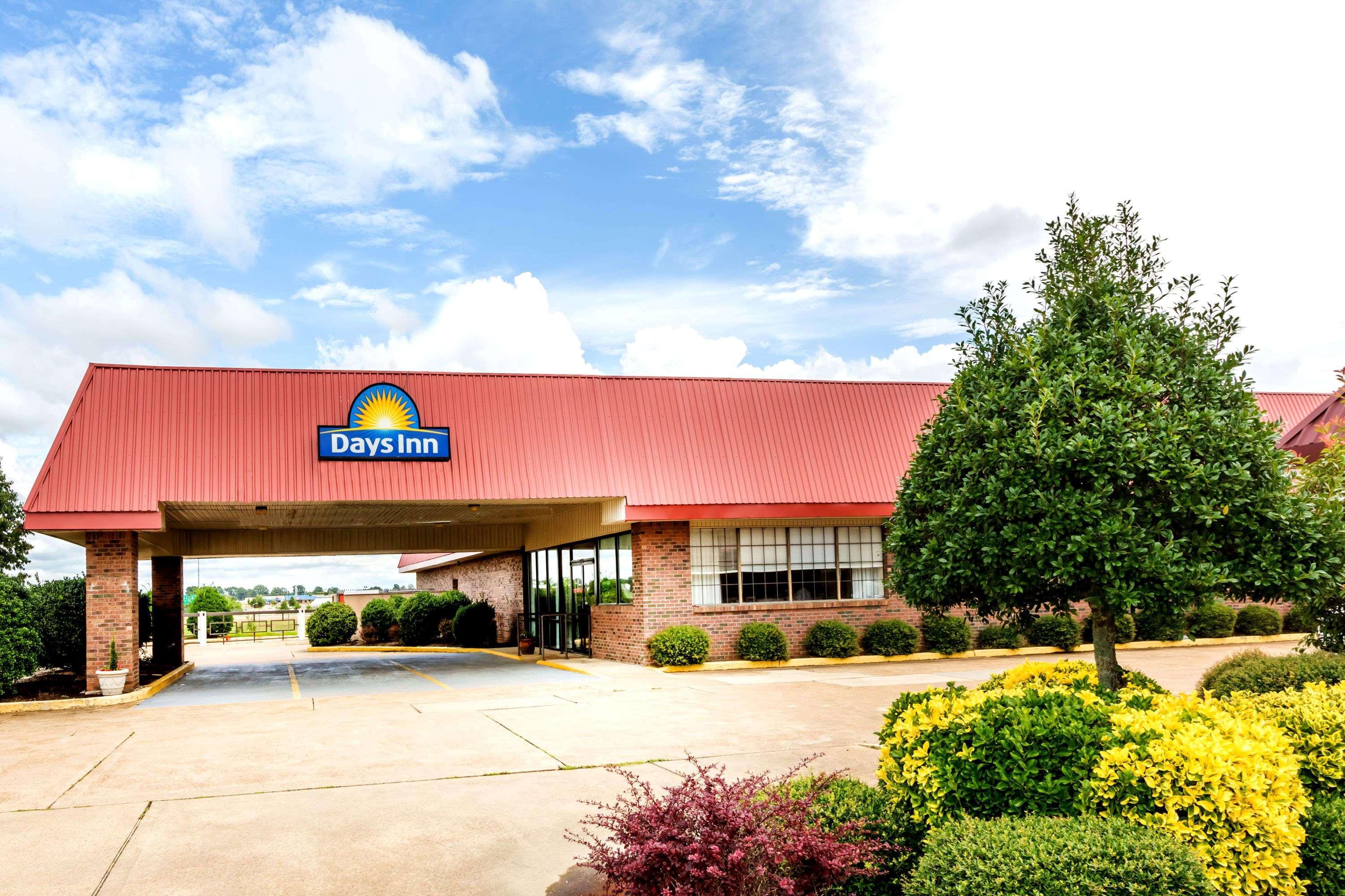 Days Inn By Wyndham Batesville Exterior photo