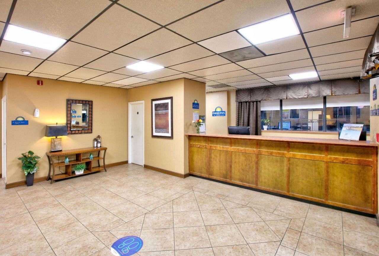 Days Inn By Wyndham Batesville Exterior photo