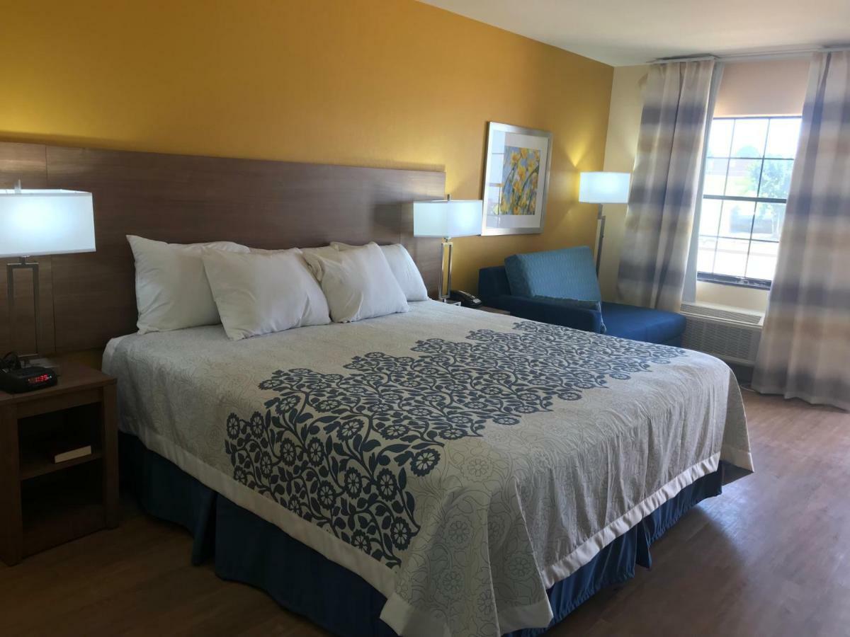 Days Inn By Wyndham Batesville Exterior photo
